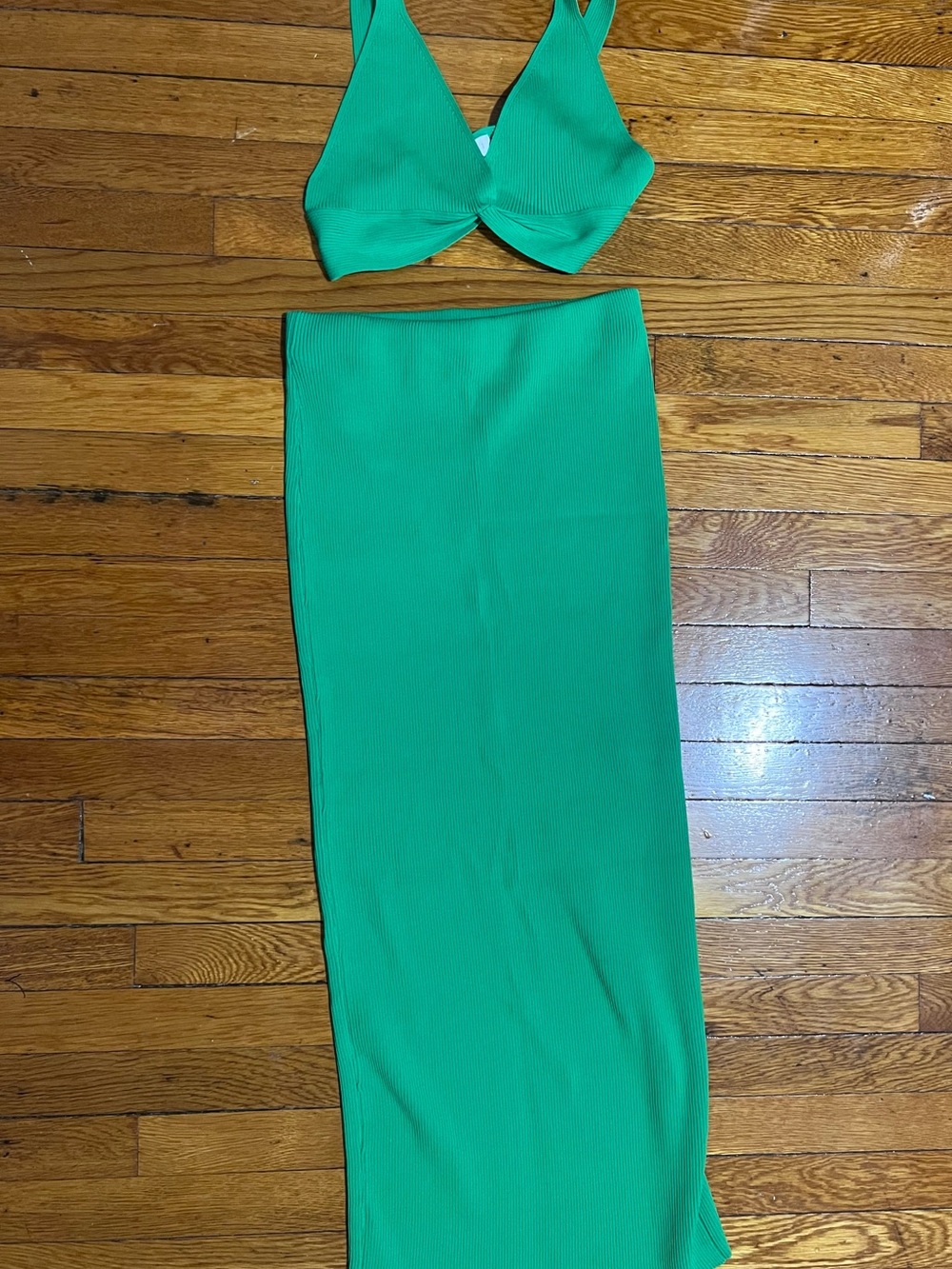Meshki Emerald Green Ribbed Maxi Skirt Set